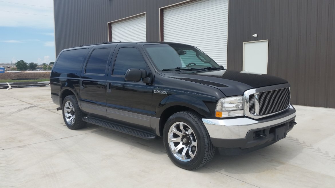 CEO SUV Mobile Office for sale: 2003 Ford Excursion XLT by LA Custom Coach