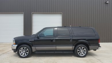 2003 Ford Excursion XLT CEO SUV Mobile Office for Sale in Houston, Texas, US - Photo 4