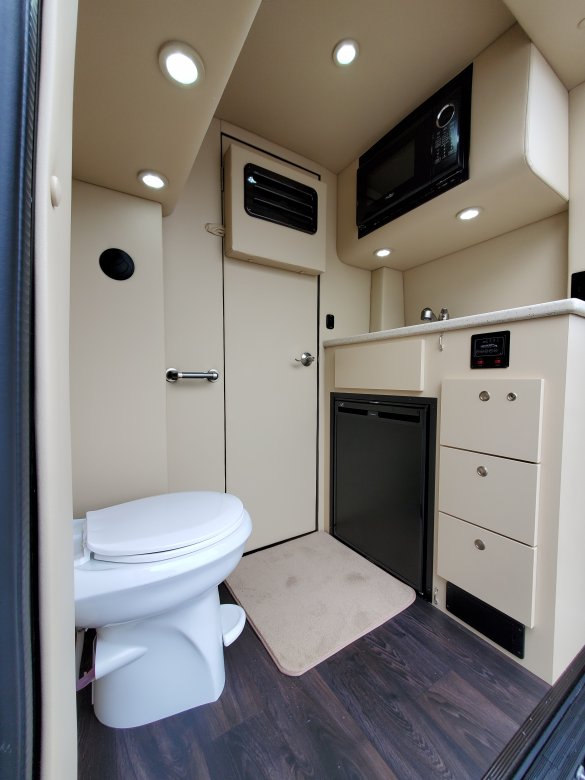 2021 Mercedes-Benz Ultimate Coach Sprinter for Sale in Cincinnati, OH - Photo 3