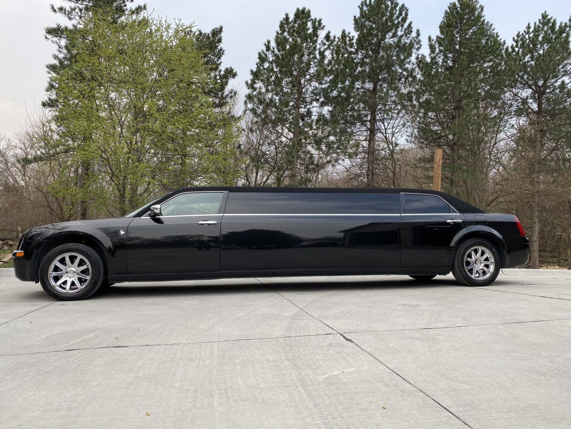 Limousine for sale: 2005 Chrysler 300 by Limelite Coach Works