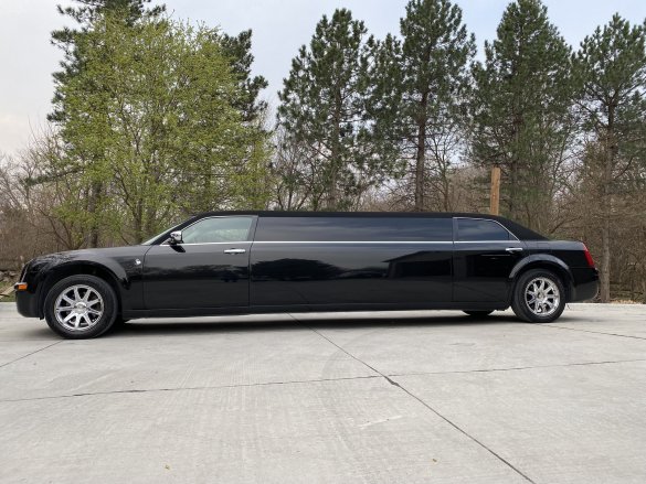 2005 Chrysler 300 Limousine for Sale in Waterloo, NE - Main Photo