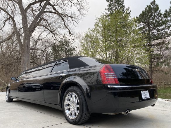 2005 Chrysler 300 Limousine for Sale in Waterloo, NE - Photo 3