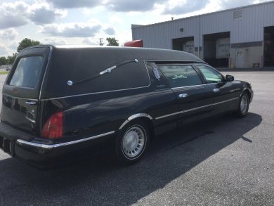 2000 Lincoln Hearse Funeral for Sale in Harrisburg, PA - Main Photo