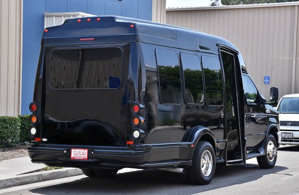 2008 Ford E-350 Shuttle Bus for Sale in Fontana, CA - Photo 3