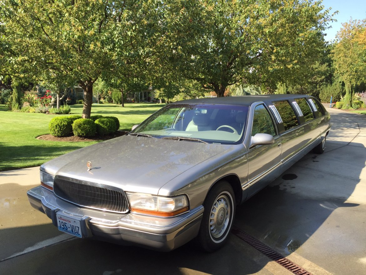 Limousine for sale: 1995 Buick RoadMaster by Fleetwood