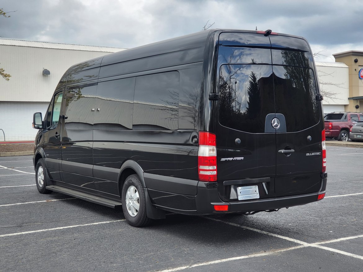 Limo Bus for Sale in PORTLAND, WA - Photo 3