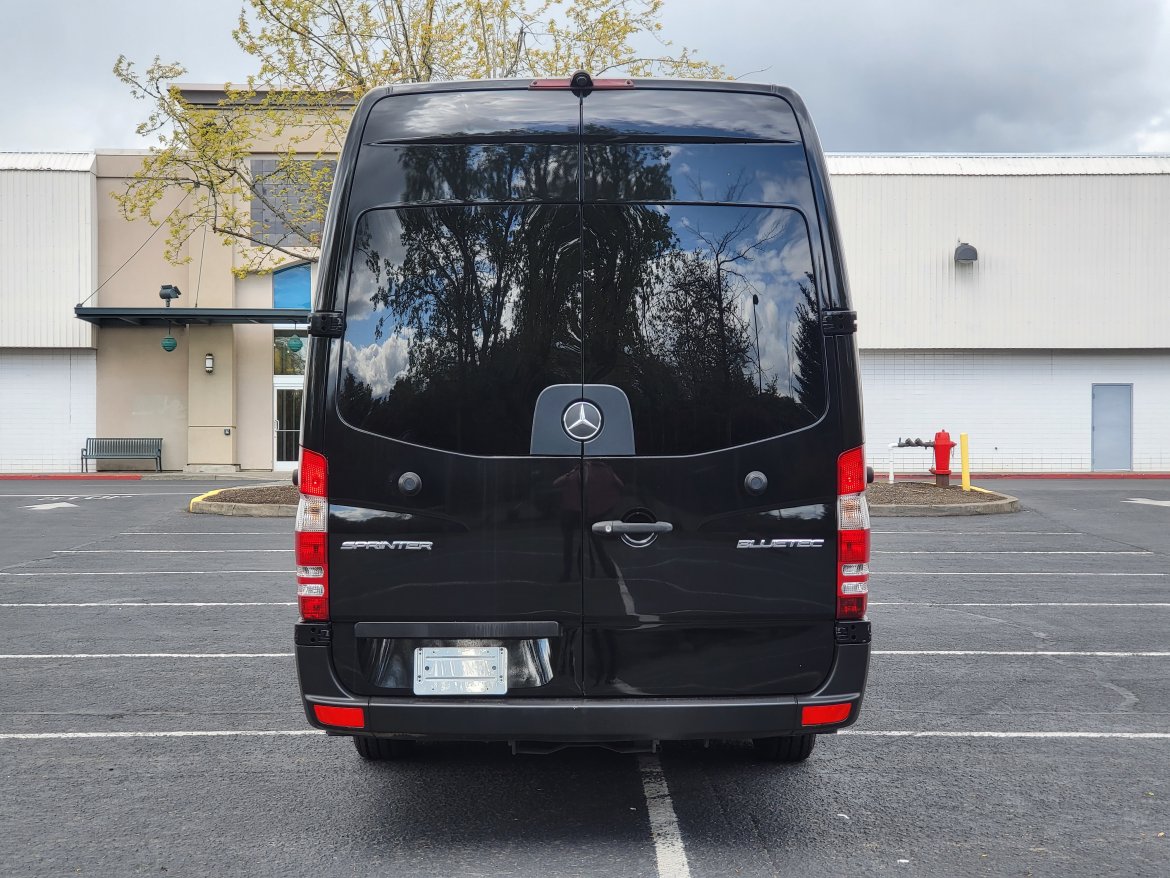 Limo Bus for Sale in PORTLAND, WA - Photo 4