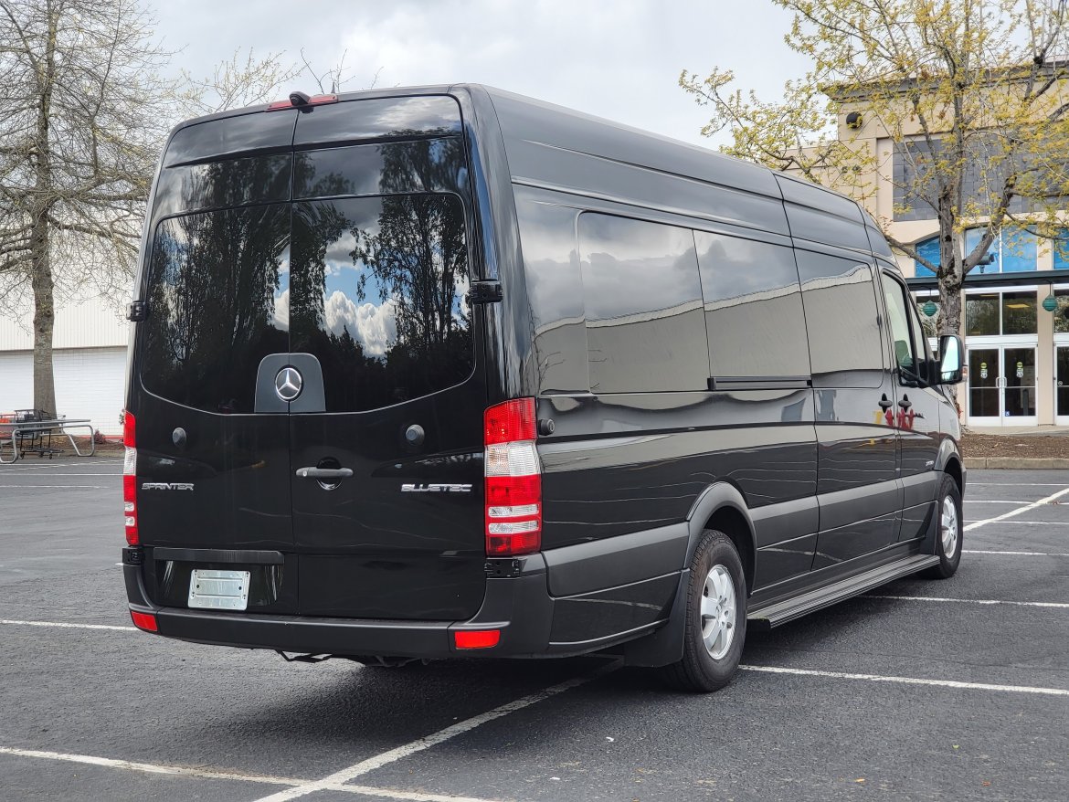 Limo Bus for Sale in PORTLAND, WA - Photo 5