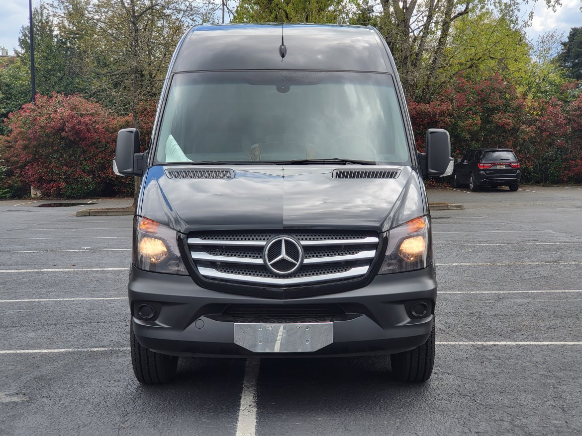 Limo Bus for Sale in PORTLAND, WA - Photo 8