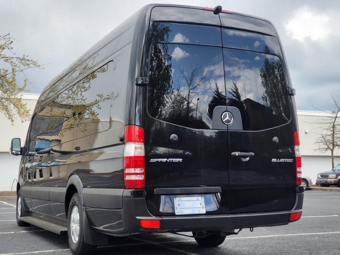 Limo Bus for Sale in PORTLAND, WA - Photo 11