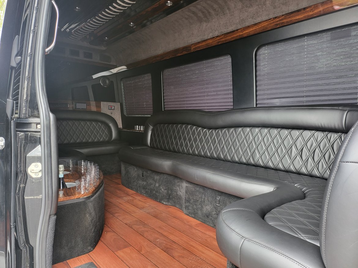Limo Bus for Sale in PORTLAND, WA - Photo 15