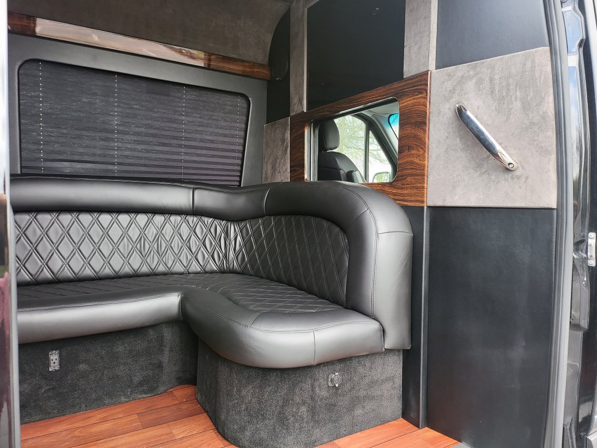 Limo Bus for Sale in PORTLAND, WA - Photo 16