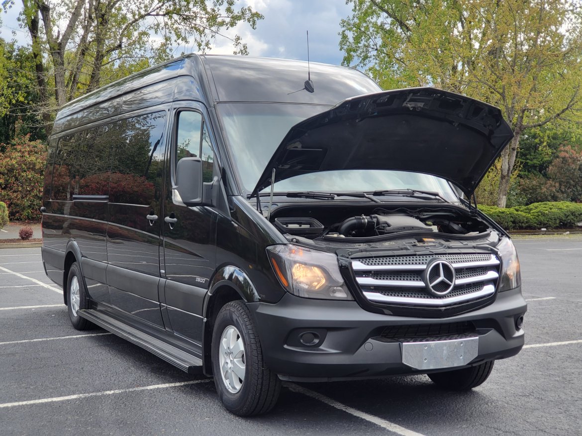 Limo Bus for Sale in PORTLAND, WA - Photo 36