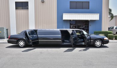 2011 Lincoln town car Limousine for Sale in Fontana, CA - Main Photo