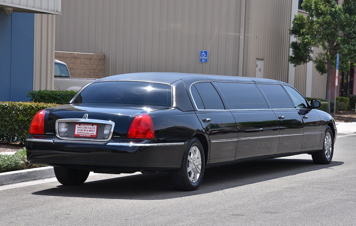 Photo of Limousine for sale: 2011 Lincoln town car 120&quot; by Tiffany