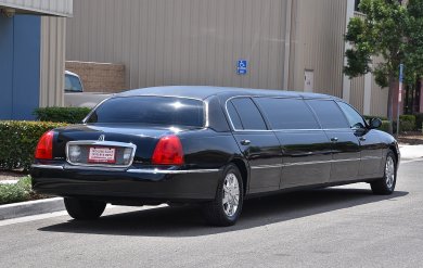 2011 Lincoln town car Limousine for Sale in Fontana, California, US - Photo 4