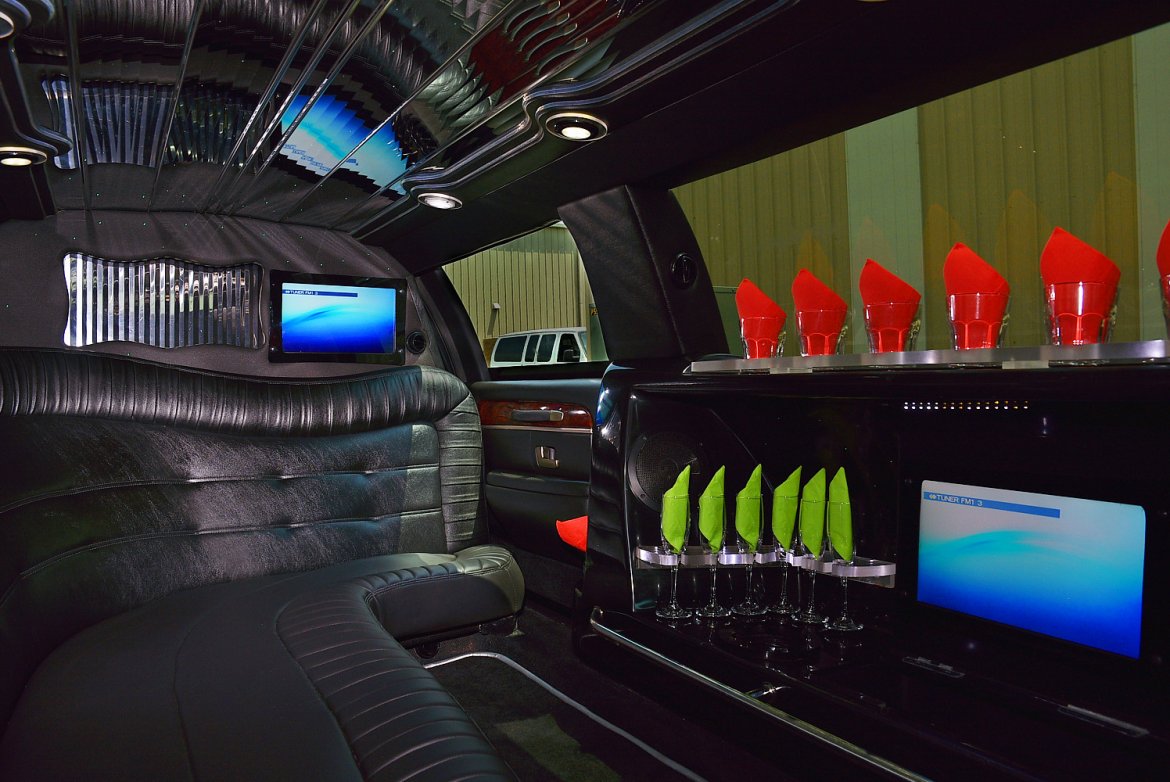 Photo of Limousine for sale: 2011 Lincoln town car 120&quot; by Tiffany