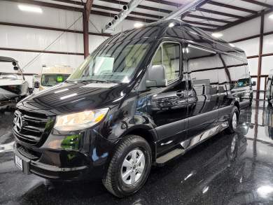 2020 Mercedes-Benz Sprinter 3500 170 Midwest Club J Sprinter for Sale in Houston, Texas, US - Photo 3