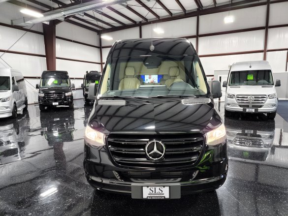 2020 Mercedes-Benz Sprinter 3500 170 Midwest Club J Sprinter for Sale in Houston, TX - Photo 2