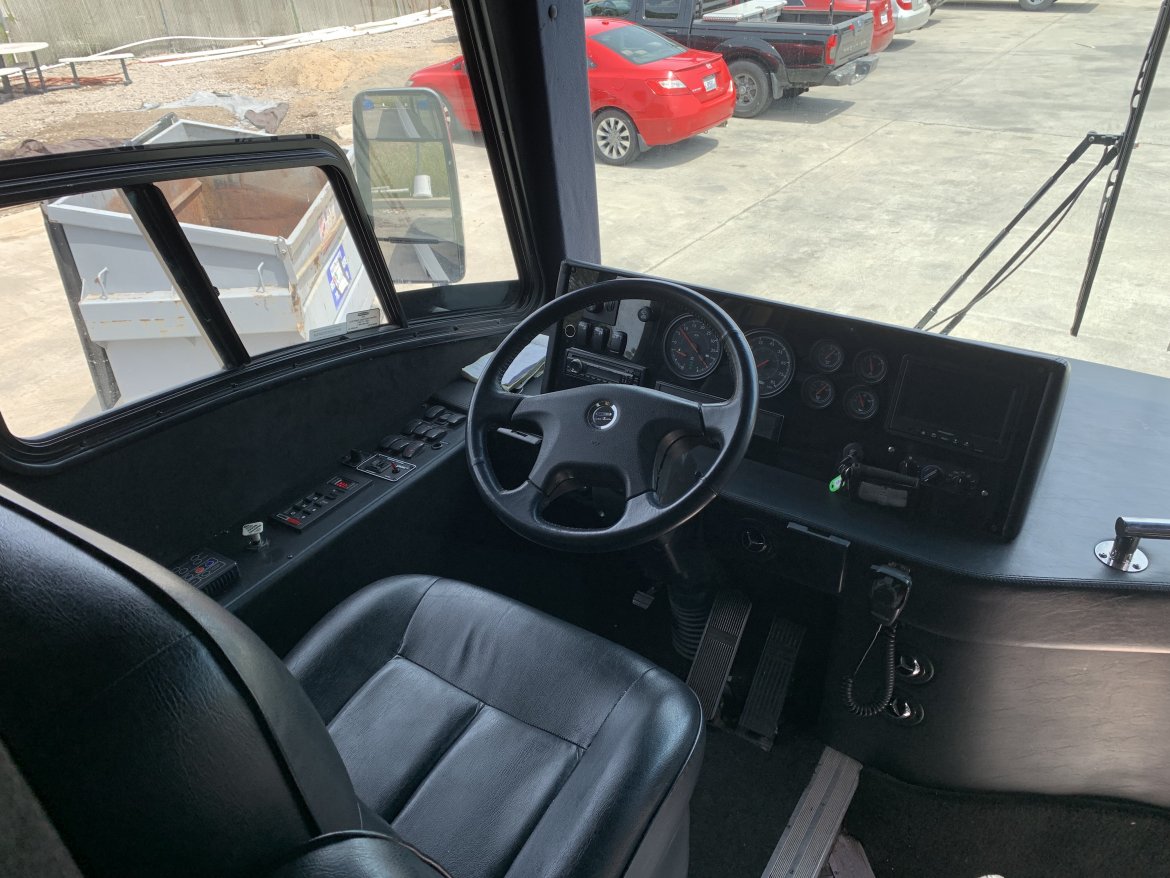Motorcoach for Sale in Anaheim, CA - Photo 9