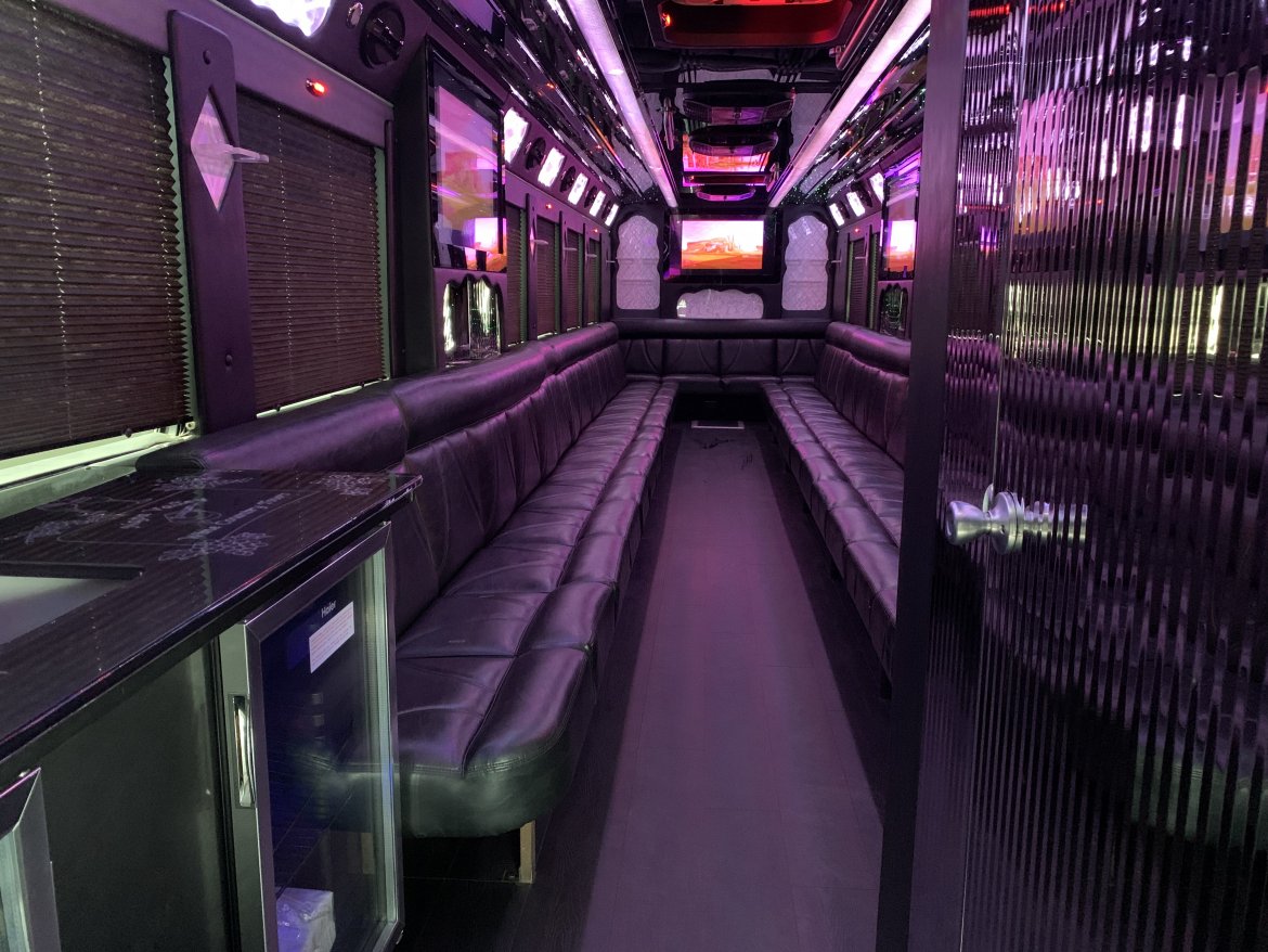 Motorcoach for Sale in Anaheim, CA - Photo 18