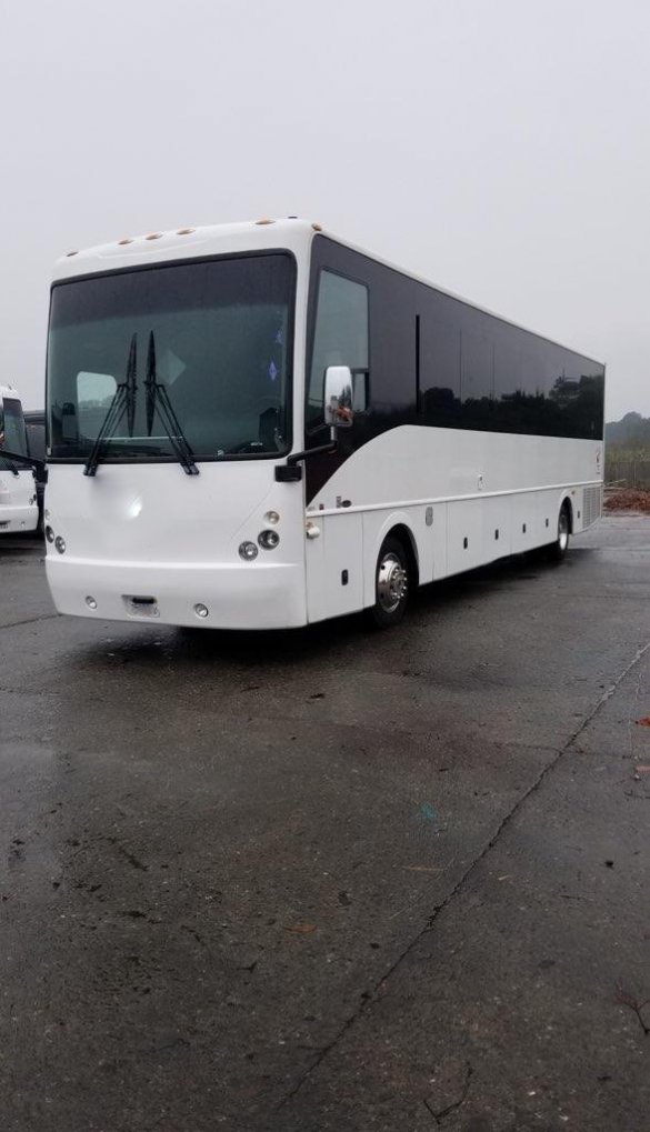 2016 Freightliner CT COACH WORKS 40 FT Motorcoach for Sale in Anaheim, CA - Photo 2
