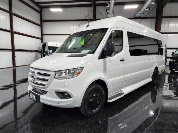 2021 Mercedes-Benz Sprinter 3500 170" EXT Midwest Luxe Daycruiser Sprinter for Sale in Houston, TX - Photo 2