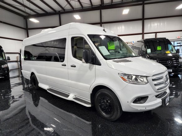 2021 Mercedes-Benz Sprinter 3500 170" EXT Midwest Luxe Daycruiser Sprinter for Sale in Houston, TX - Main Photo