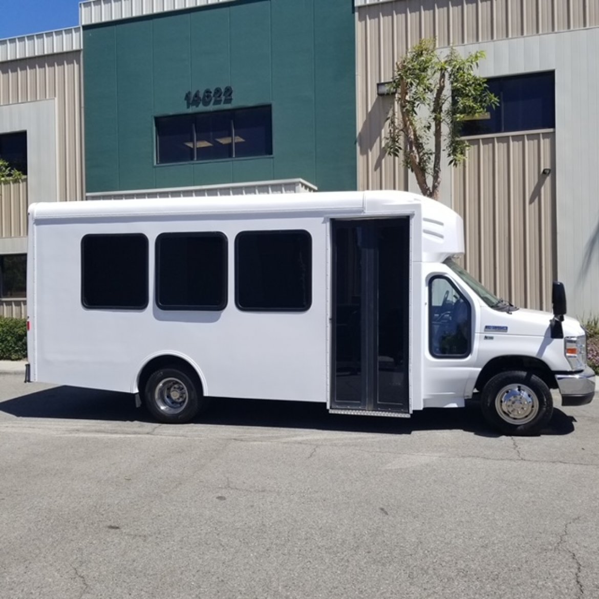 Limo Bus for Sale in fontana, CA - Photo 9