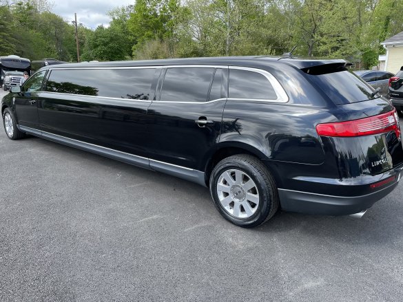 2017 Lincoln MKT Limousine for Sale in Pasadena, MD - Photo 2
