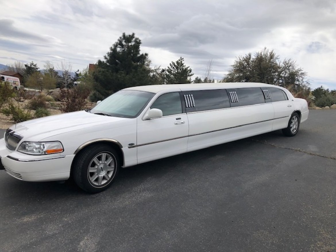 Limousine for sale: 2008 Lincoln Towncar stretch 5 door 336&quot; by Royal