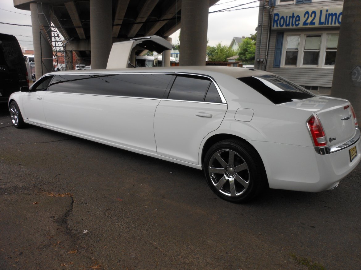 Limousine for Sale in Hillside, NJ - Photo 9