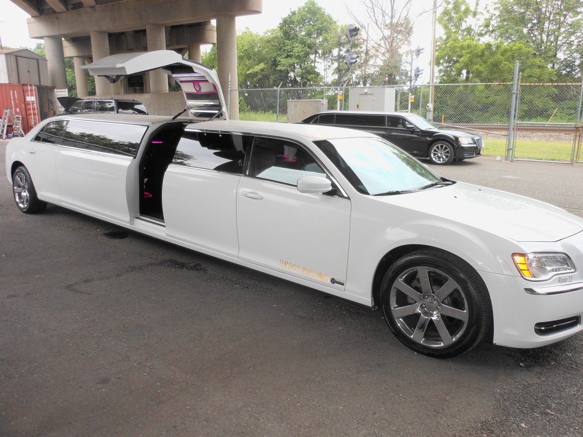 Limousine for Sale in Hillside, NJ - Photo 11
