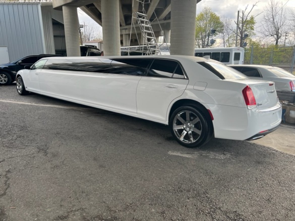 Limousine for Sale in Hillside, NJ - Photo 2