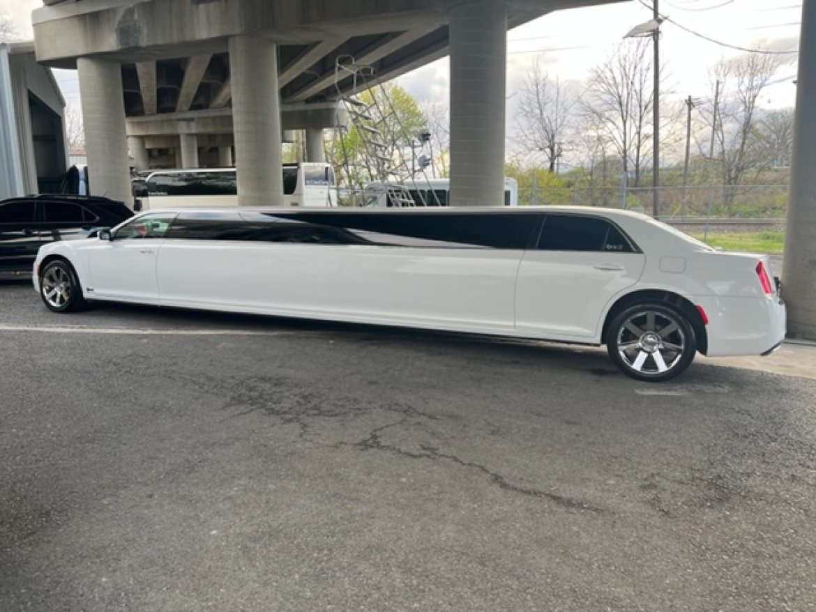Limousine for Sale in Hillside, NJ - Photo 3