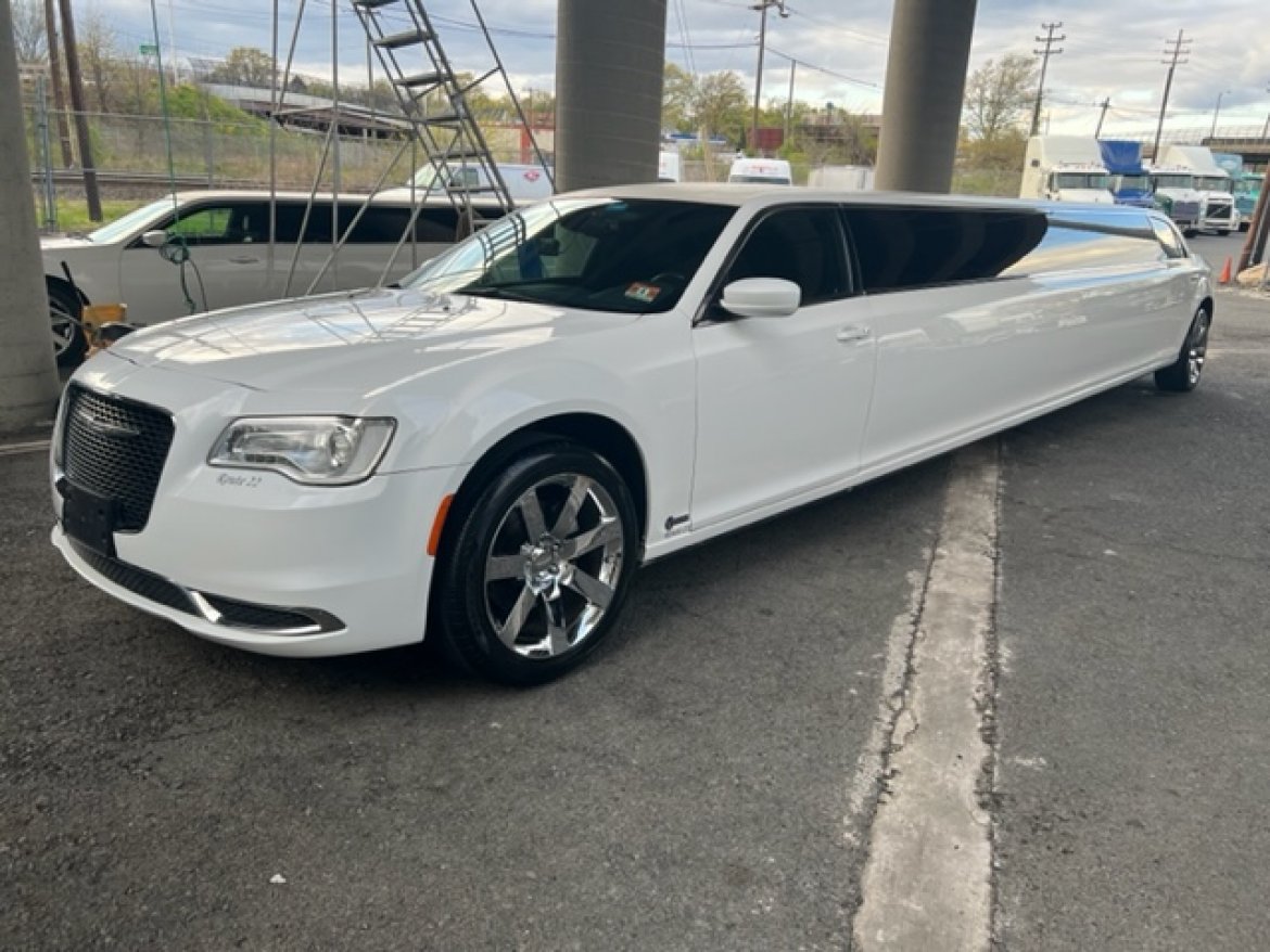 Limousine for Sale in Hillside, NJ - Photo 4