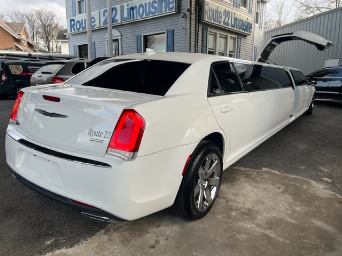Limousine for Sale in Hillside, NJ - Photo 9