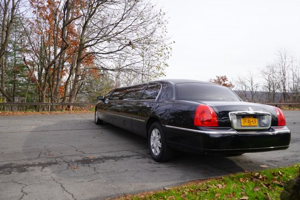 2009 Lincoln Town car Limousine for Sale in Johnson City, NY - Photo 3