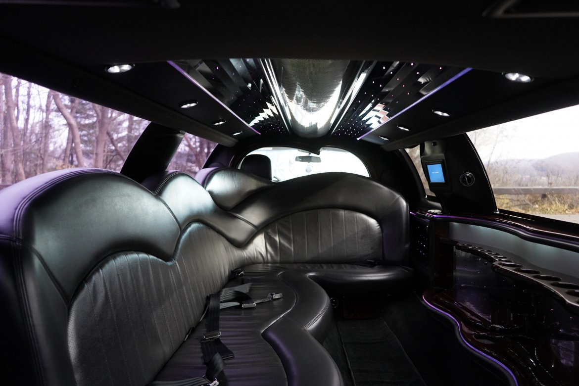 Limousine for Sale in Johnson City, NY - Photo 4