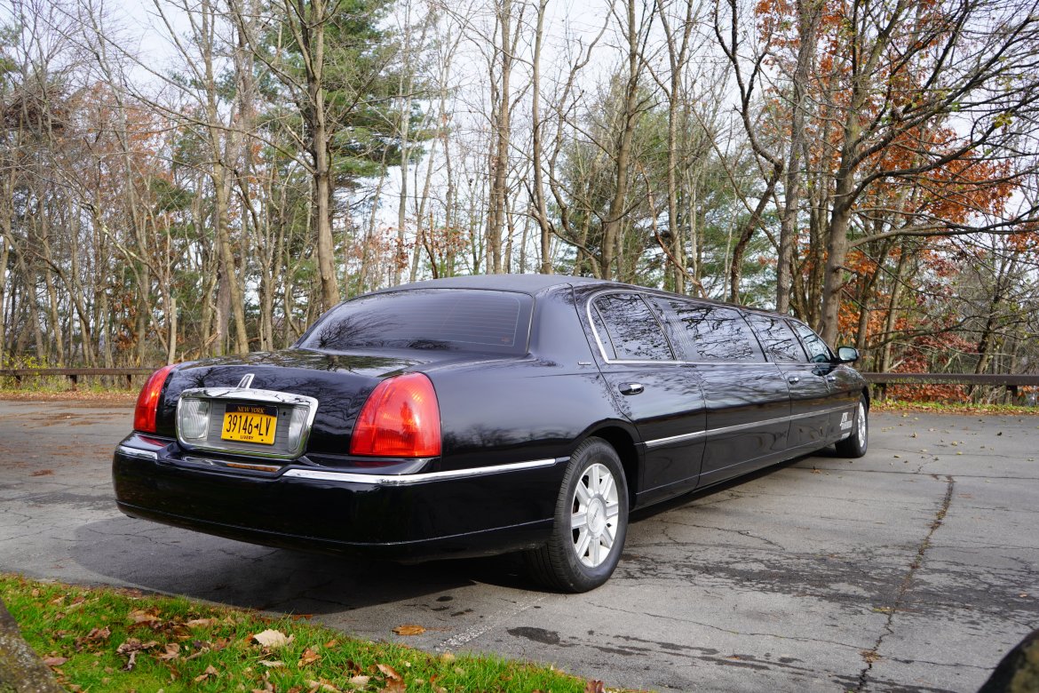 Limousine for Sale in Johnson City, NY - Photo 5