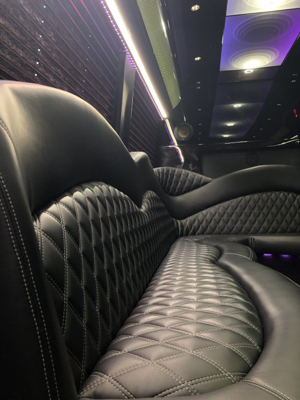 2018 Mercedes-Benz 3500 Sprinter for Sale in Anaheim, CA - Photo 2