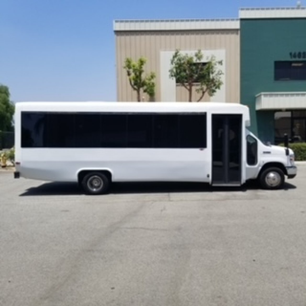 Limo Bus for Sale in fontana, CA - Photo 9