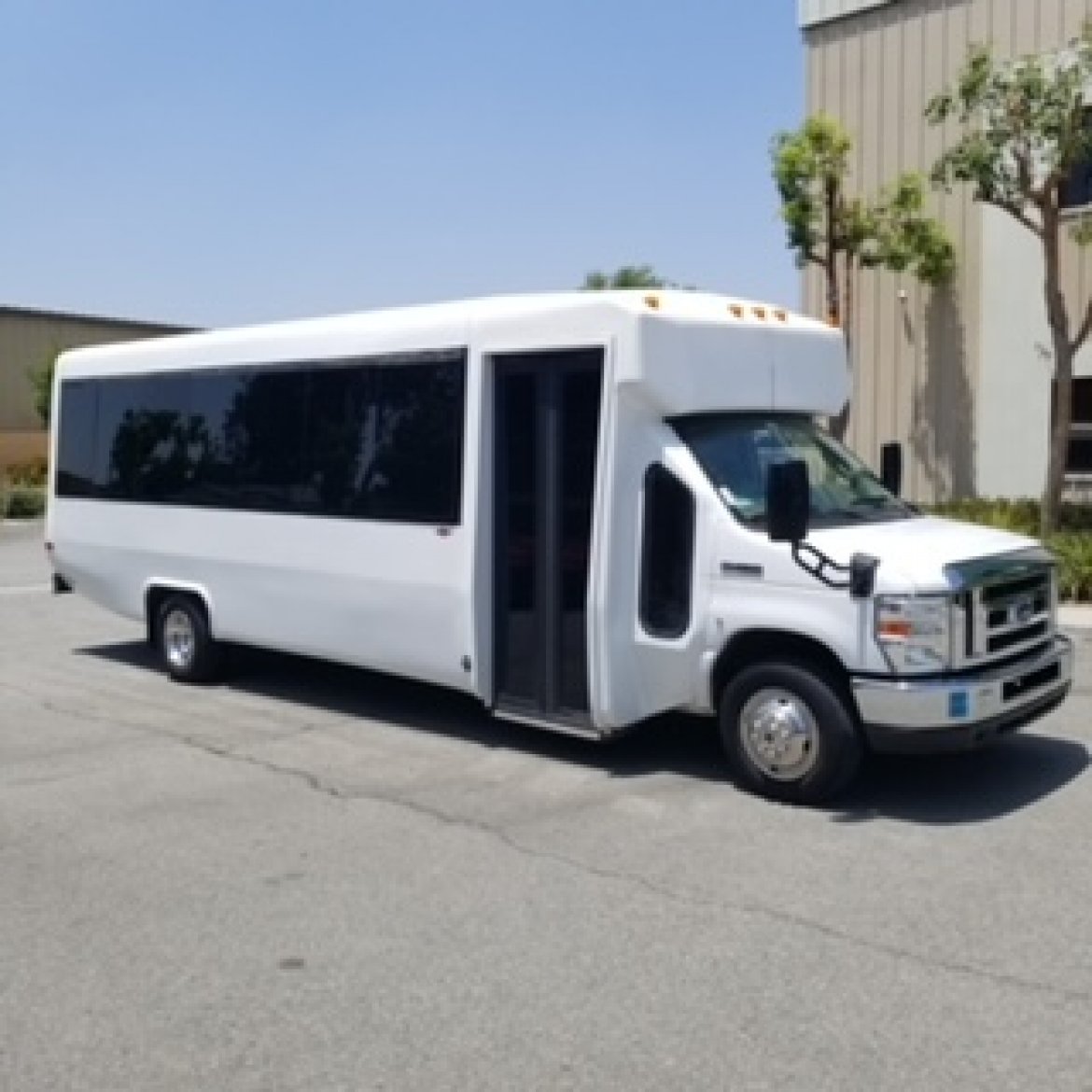 Limo Bus for Sale in fontana, CA - Photo 10