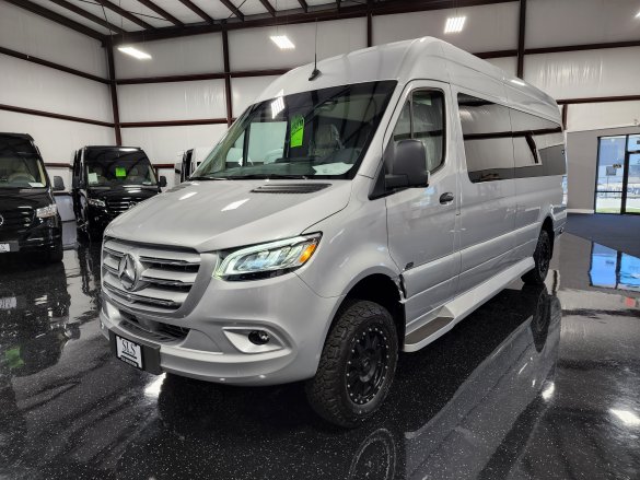 2022 Mercedes-Benz Sprinter 2500 170" Midwest Signature Series 4X4 Sprinter for Sale in Houston, TX - Photo 3