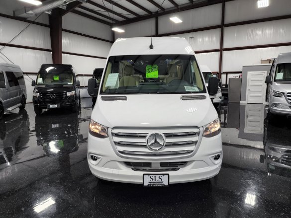 2023 Mercedes-Benz Sprinter 3500 170" EXT Midwest Luxe Daycruiser Sprinter for Sale in Houston, TX - Photo 2