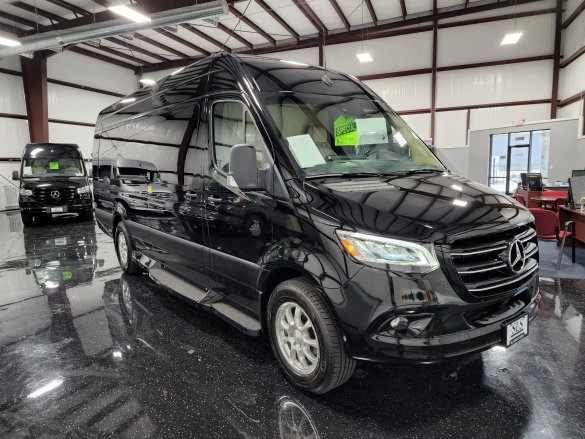 2023 Mercedes-Benz Sprinter 3500 170" Midwest Business Class Club J Sprinter for Sale in Houston, TX - Main Photo