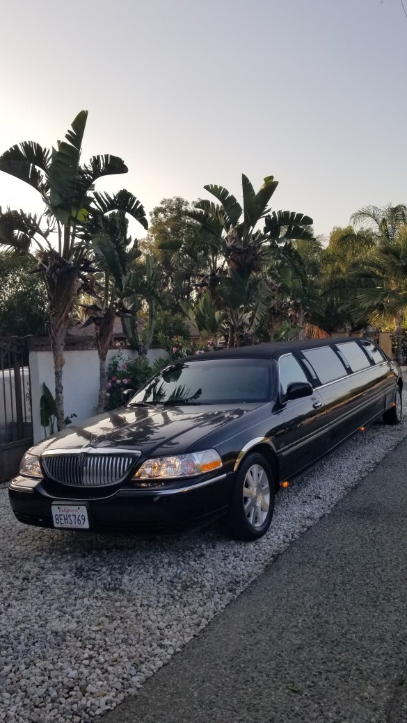 2004 Lincoln Towncar Limousine for Sale in Chatsworth, CA - Main Photo