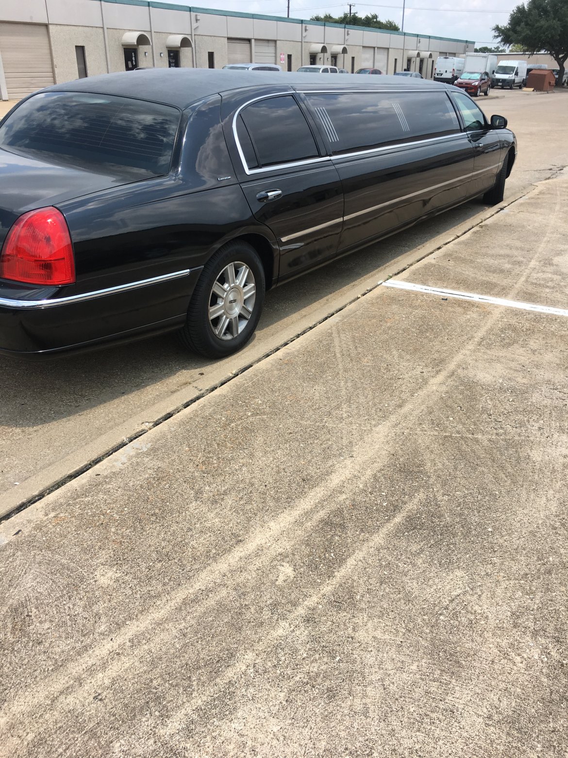 Photo of Limousine for sale: 2008 Lincoln Town Car 120&quot; by Executive Coach
