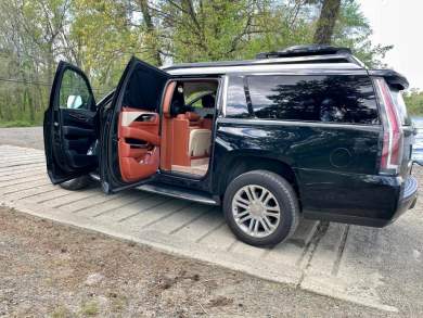 2016 Cadillac Escalade CEO SUV Mobile Office for Sale in Toms river, New Jersey, US - Photo 4