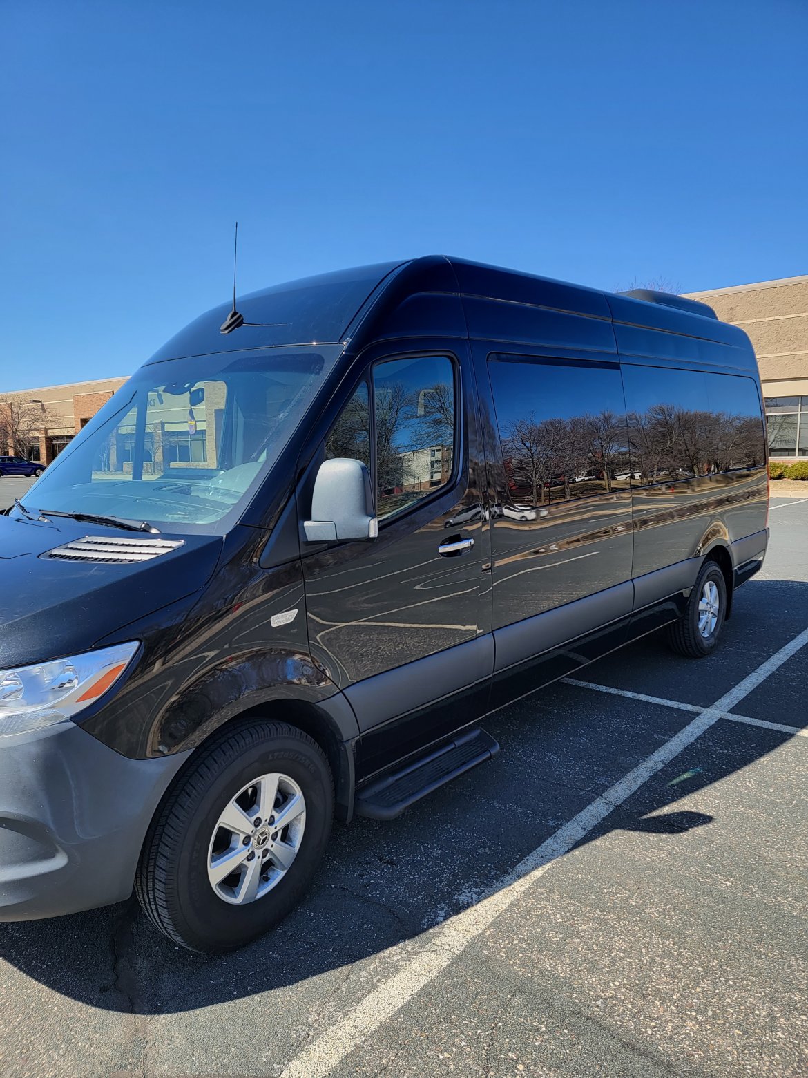 2020  Mercedes sprinter 2500 high roof , 170 inch 15 passenger Executive Van factory Warranty . - Photo 3